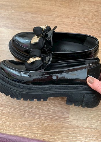 Parlak Siyah Kadın Loafer Ayakkabı - Görsel 2