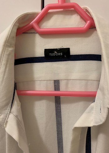 Düğmeli Beyaz Çizgili Erkek Gömlek - Görsel 2