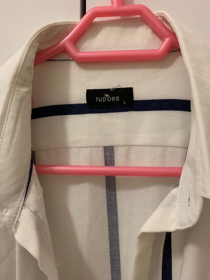 Düğmeli Beyaz Çizgili Erkek Gömlek - Görsel 2