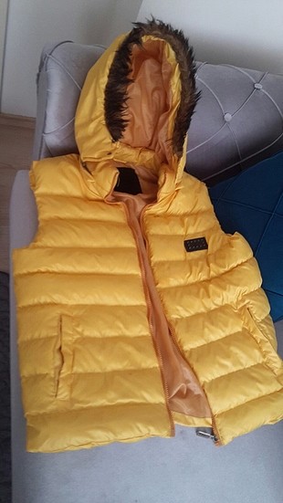 şişme mont yelek PHILLIP PLEIN Marka XL beden 1-2 defa giyildi