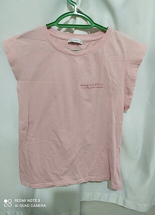 Pembe tişört