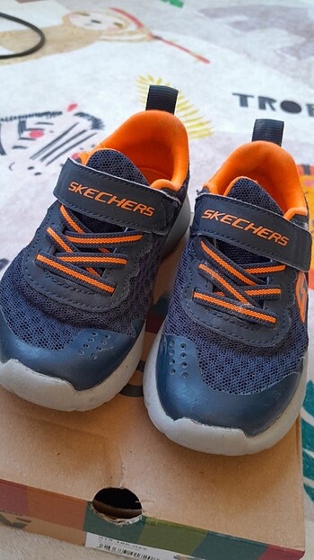 Skechers