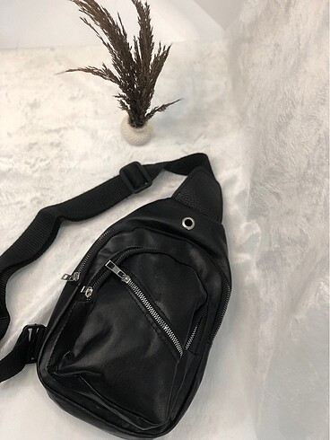 Siyah deri kumaş çanta
