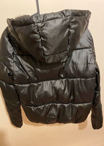 Bershka Parlak Görünümlü Siyah Kadın Kışlık Mont - Görsel 2