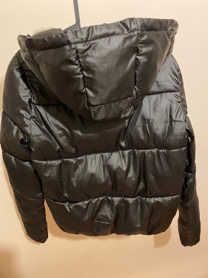 Bershka Parlak Görünümlü Siyah Kadın Kışlık Mont - Görsel 2