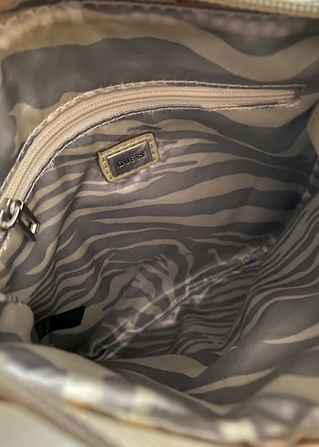 Guess Siyah Parlak Deri Kadın Çanta - Görsel 4