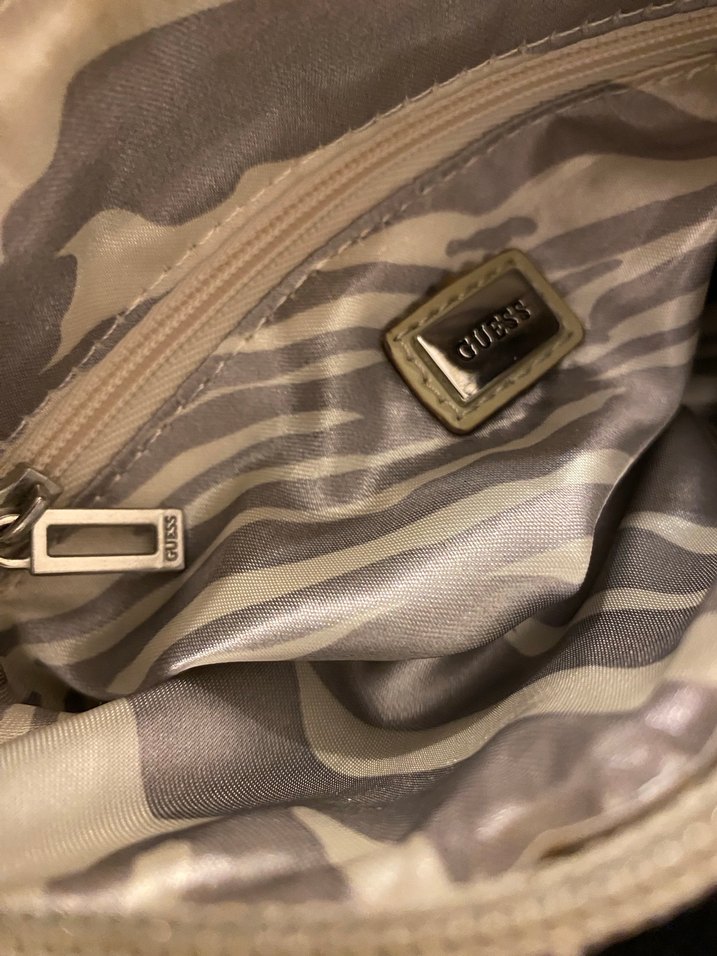 Guess Siyah Parlak Deri Kadın Çanta - Görsel 3