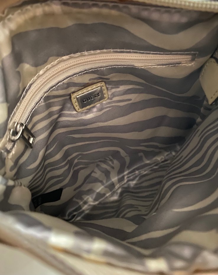 Guess Siyah Parlak Deri Kadın Çanta - Görsel 4