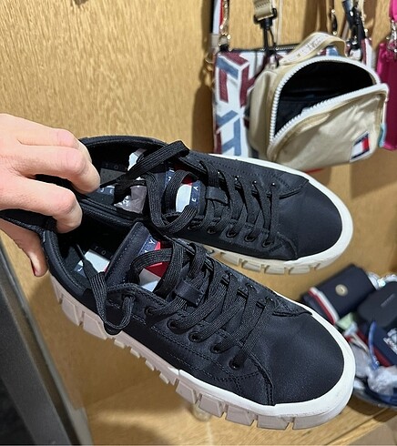 39 Beden Tommy Hilfiger