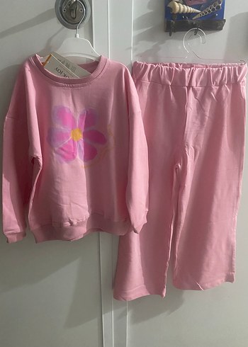 Pembe Çiçek Desenli Kız Sweatshirt ve Pantolon Takımı - Görsel 6