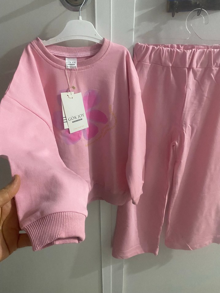Pembe Çiçek Desenli Kız Sweatshirt ve Pantolon Takımı - Görsel 3