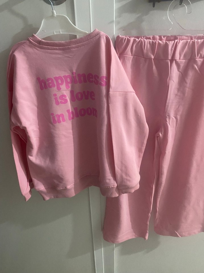 Pembe Çiçek Desenli Kız Sweatshirt ve Pantolon Takımı - Görsel 4