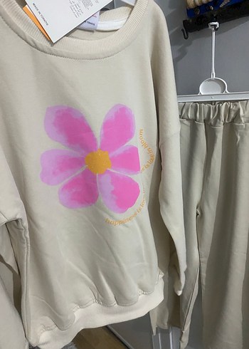 Beyaz Çiçek Baskılı Kız Sweatshirt ve Eşofman Takımı - Görsel 7