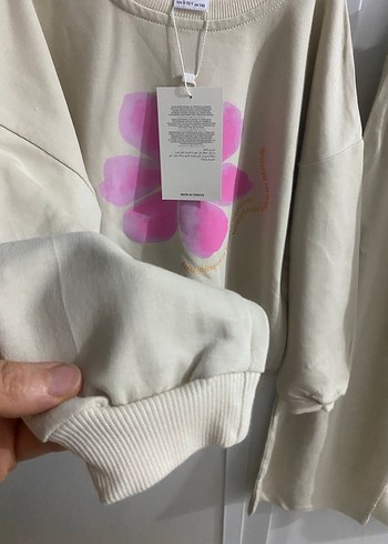 Beyaz Çiçek Baskılı Kız Sweatshirt ve Eşofman Takımı - Görsel 8