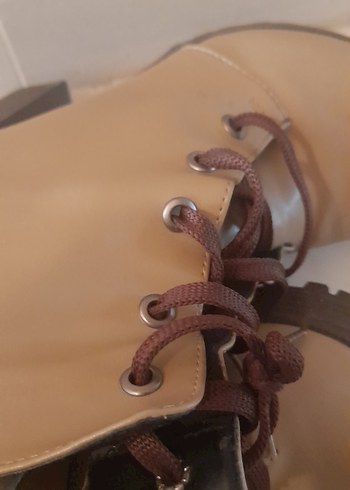 Bej Deri Kadın Topuklu Bot - Görsel 3