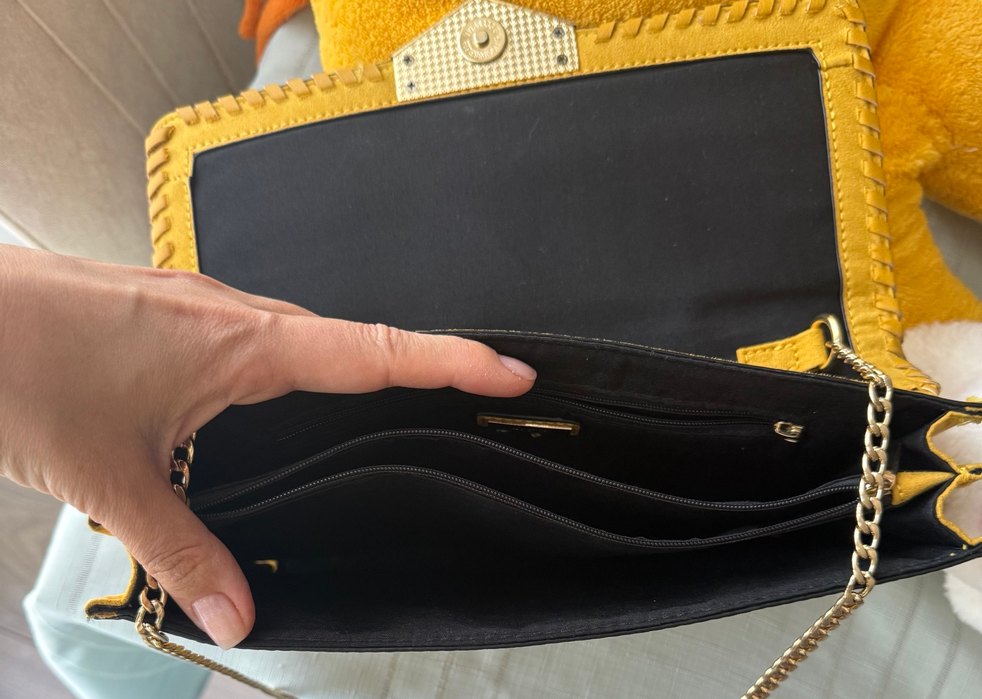 Aldo-Zincir Detaylı Sarı Süet Kadın Çanta - Görsel 2