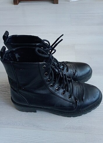 36 Beden siyah Renk Bershka Bot