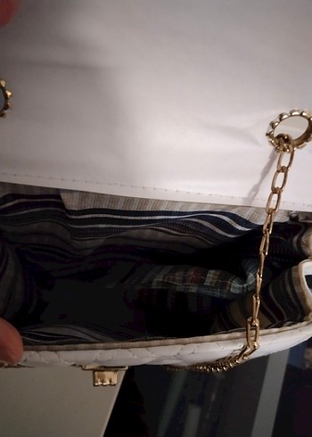 Zincir Detaylı Beyaz Deri Kadın Çanta - Görsel 3