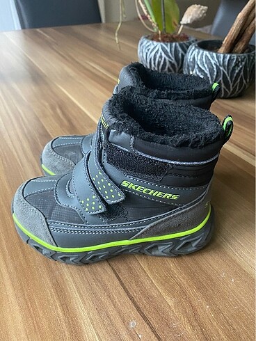 Skechers Skechers bot