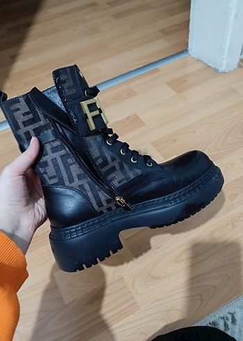 Kadın Botu - Görsel 3