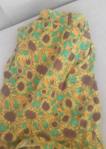 Sarı Ayçiçeği Desenli Mini Şort - Görsel 2