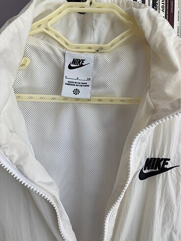 s Beden beyaz Renk NIKE yağmurluk