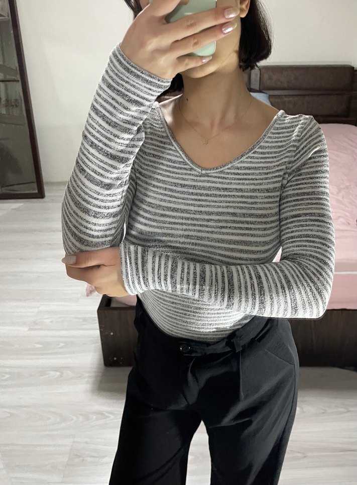 Gri Çizgili V Yaka Uzun Kollu Triko Kadın Kazak - Görsel 5