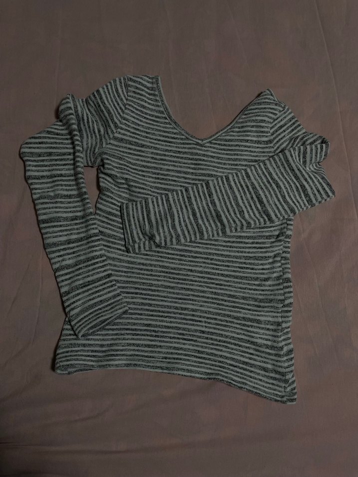 Gri Çizgili V Yaka Uzun Kollu Triko Kadın Kazak - Görsel 2