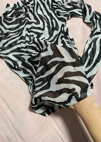 Zebra Desenli Gri Balıkçı Yaka Triko Bluz - Görsel 4