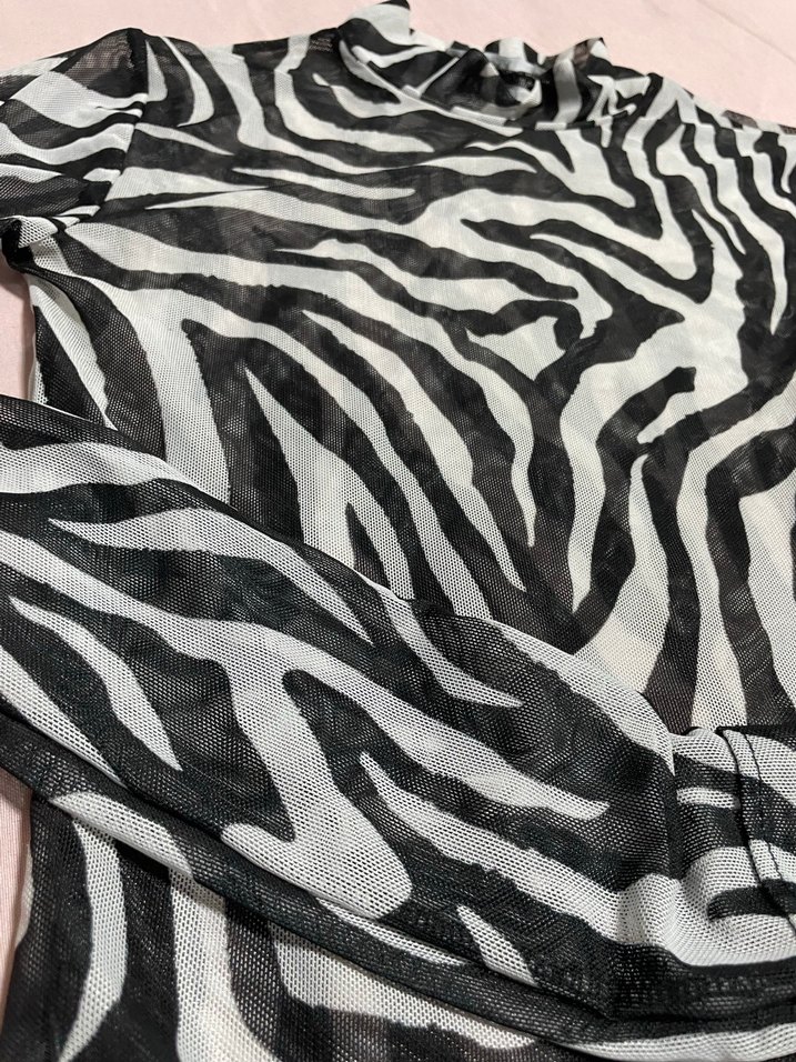 Zebra Desenli Gri Balıkçı Yaka Triko Bluz - Görsel 3