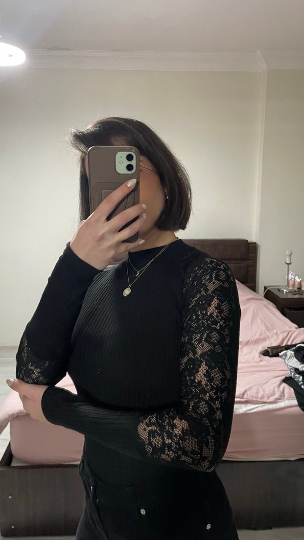 Siyah Transparan Dantel Kollu Yüksek Yaka Kazak - Görsel 3