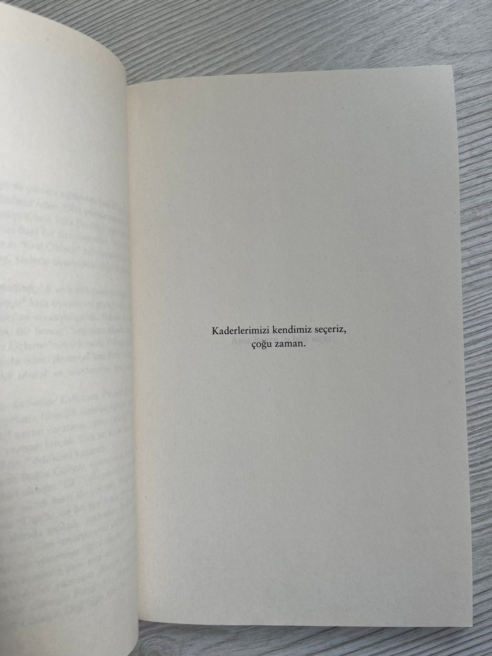 LUNA - B. Buğra Gülsoy Roman - Görsel 3