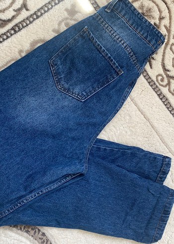 Trendyol & Milla Kadın Mavi Yırtık Detaylı Bol Kesim Jean