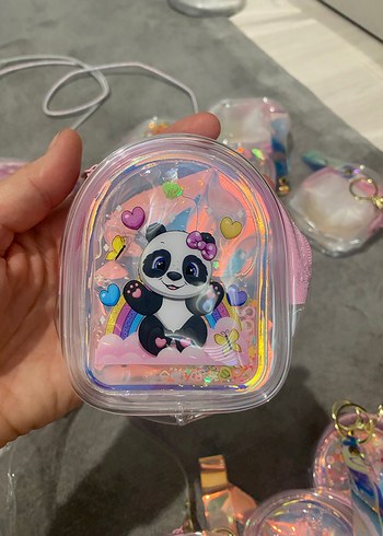 Sulu cüzdan istenilirse çantaya takılır - Görsel 12