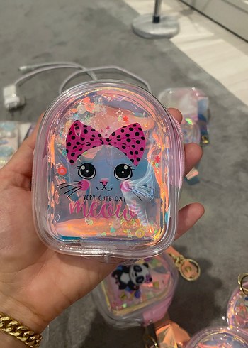 Sulu cüzdan istenilirse çantaya takılır - Görsel 9