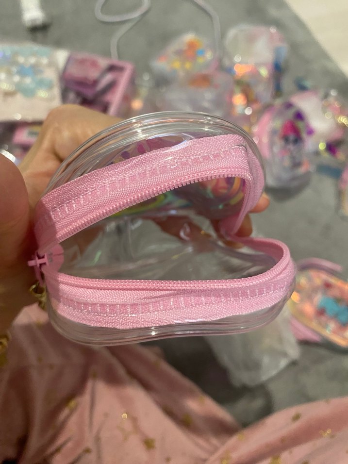 Sulu cüzdan istenilirse çantaya takılır - Görsel 4