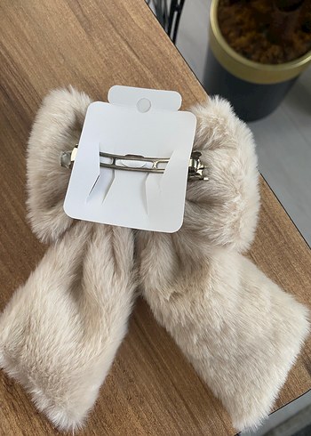 Kadın Bej Kürklü Saç Aksesuarı - Görsel 2