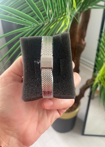 Gri Modern Klasik Kadın Kol Saati - Görsel 3