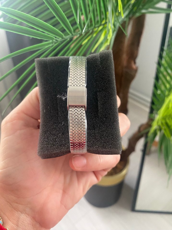 Gri Modern Klasik Kadın Kol Saati - Görsel 3