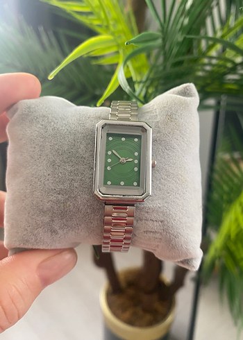 Gri Klasik Kadın Saati Yeşil Kadranlı - Görsel 3