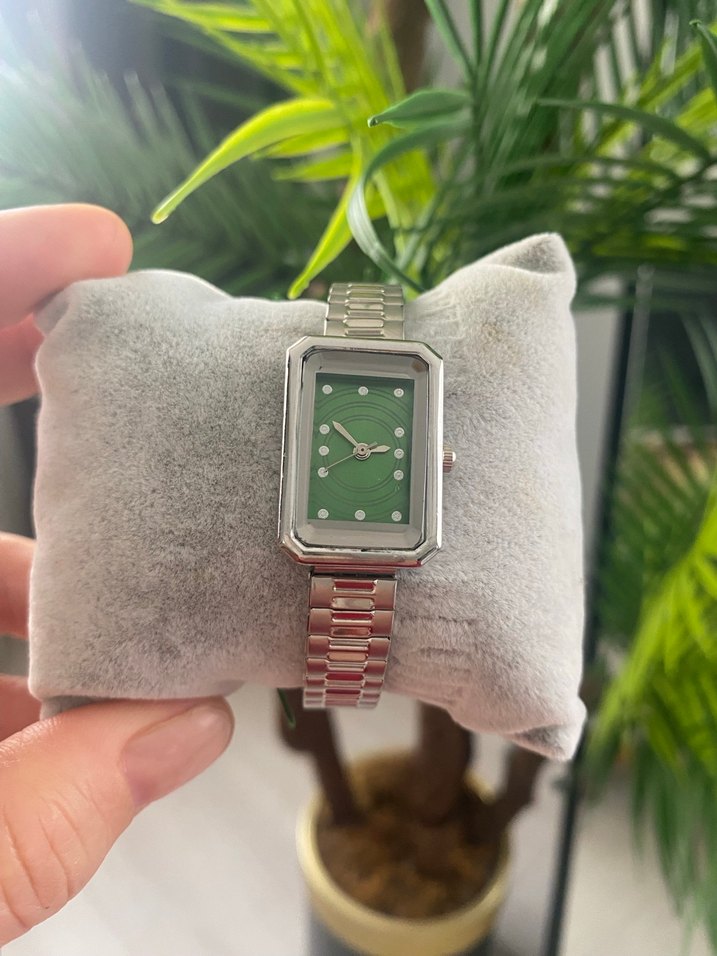 Gri Klasik Kadın Saati Yeşil Kadranlı - Görsel 3