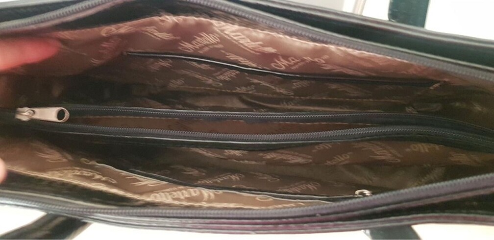 Siyah Çanta - Görsel 2