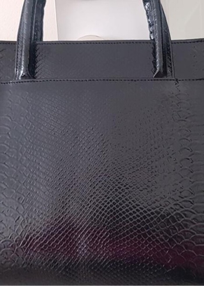 Siyah Çanta - Görsel 3