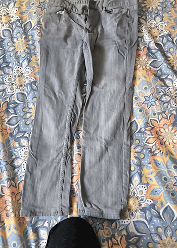 Gri Batik Desenli Bol Kesim Kot Pantolon