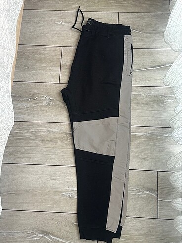 BERSHKA EŞOFMAN ALTI