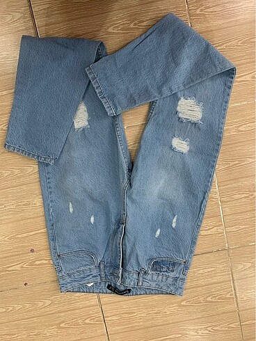 28 Beden Yırtık jean