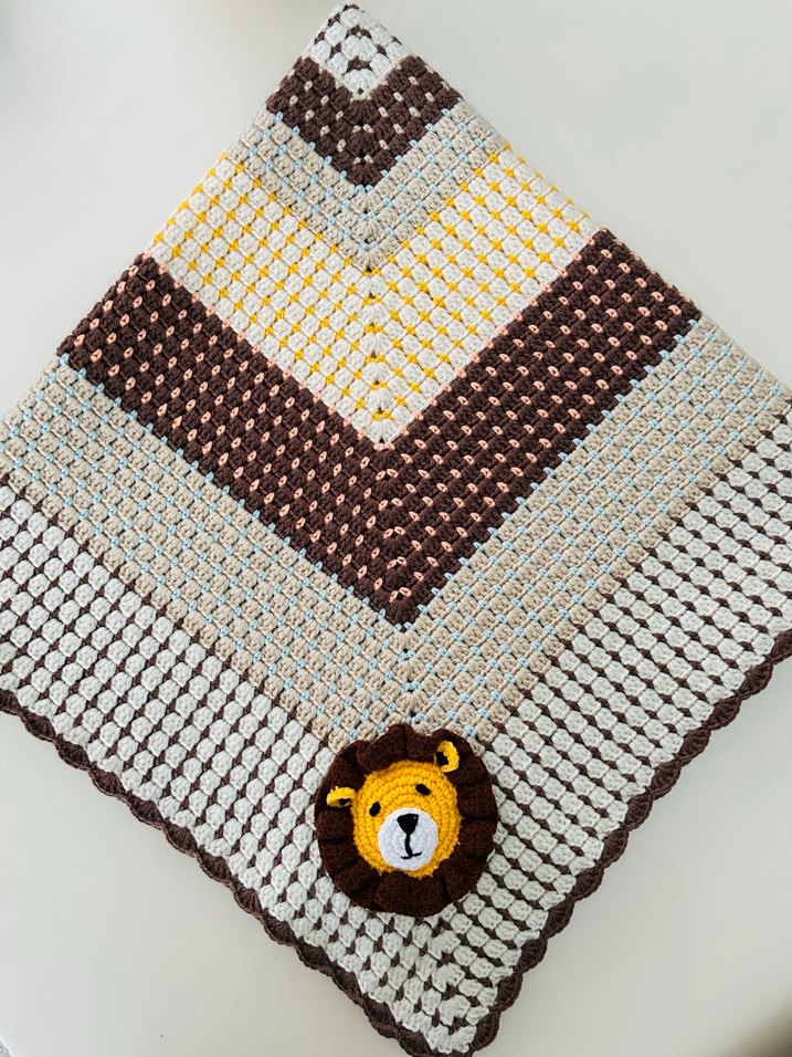 Desenli Kahverengi Örgü Çocuk Battaniyesi - Görsel 3