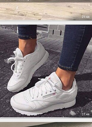 Beyaz Reebok