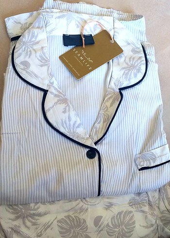 V Yaka Desenli Gri Gecelik Takımı - Görsel 2