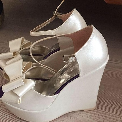 Beyaz nikah düğün ayakkabısı